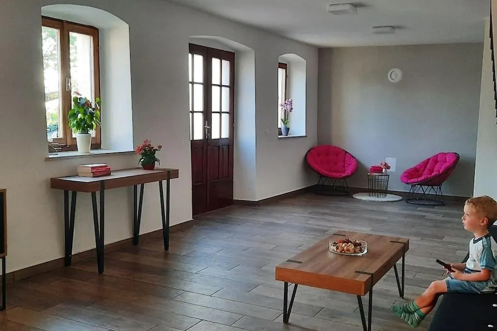 Vila Holiday Home For 8 People, Pool + Sea View