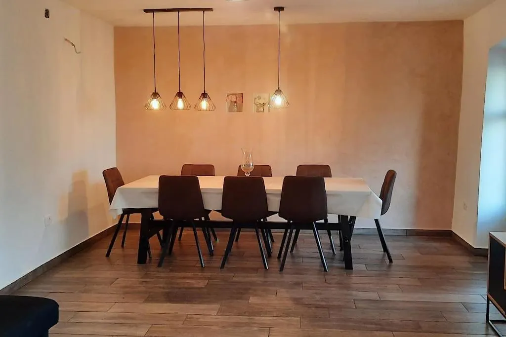 Vila Holiday Home For 8 People, Pool + Sea View