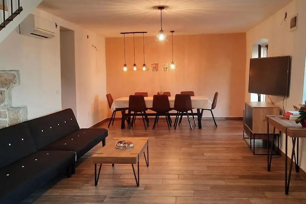 Villa Holiday Home For 8 People, Pool + Sea View Vilanija